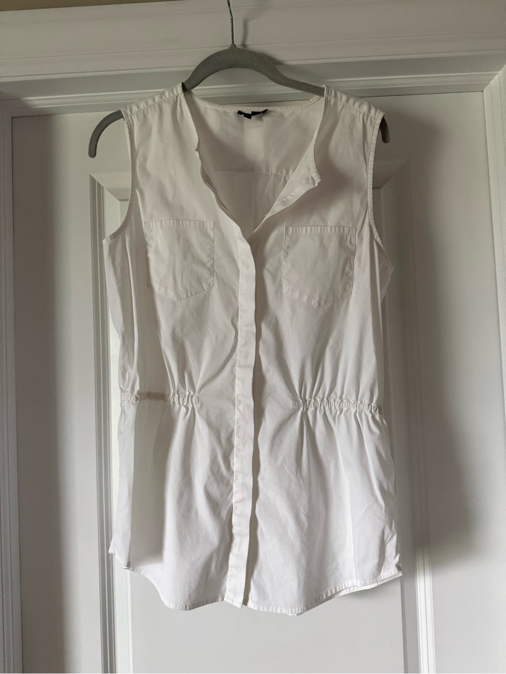 Theory White Sleeveless Button-Front Drawstring Waist Blouse